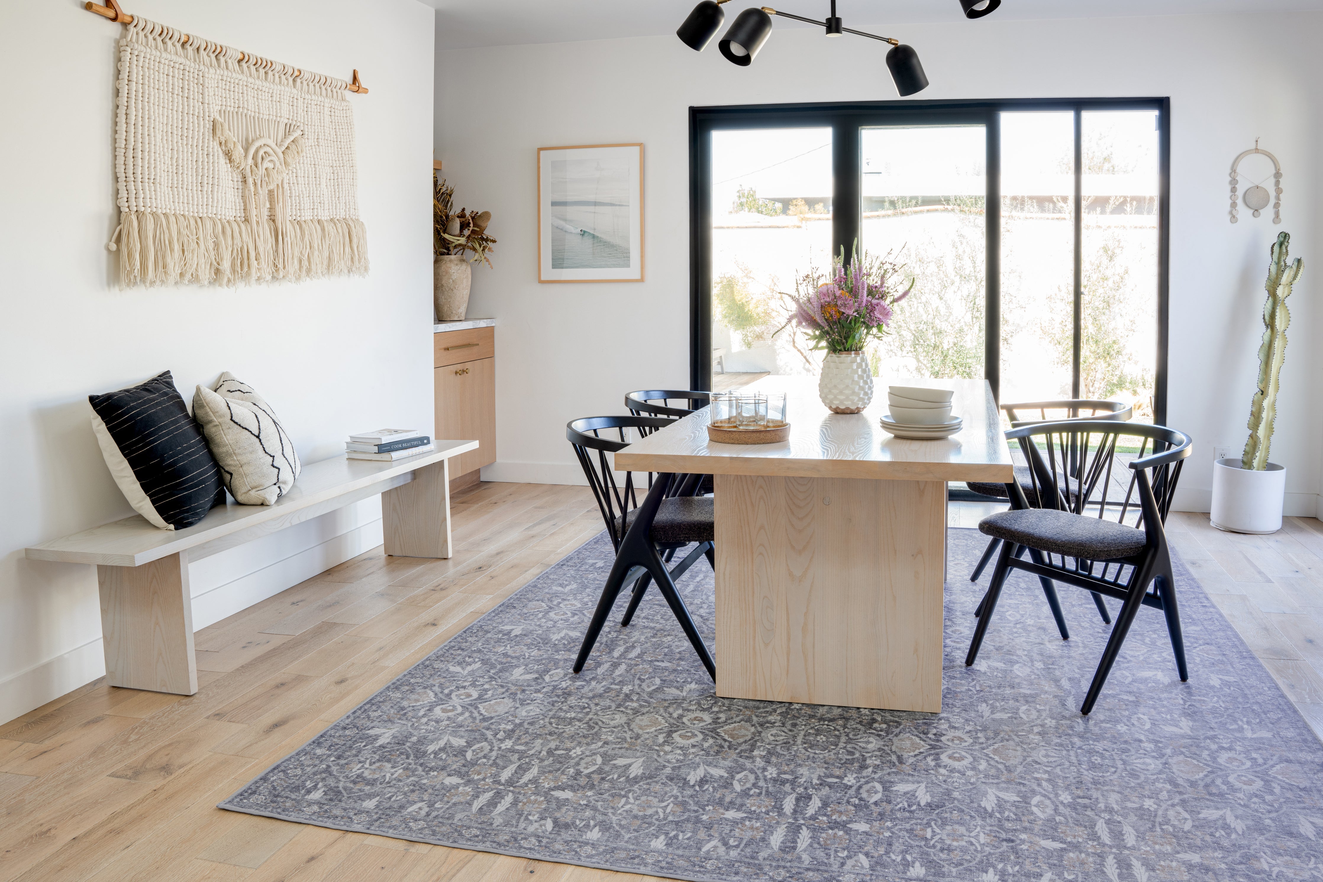 Should You Place a Rug Under Your Dining Table?